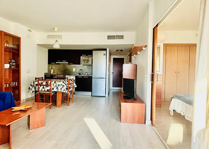 Global Immo 3401 Mestral 1-4 Apartman